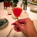 エディション・コウジ シモムラ - ノンアルコール　リンゴとマンゴーのカクテル