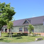 高畠ワイナリー - お店の外観(右手ショップ)