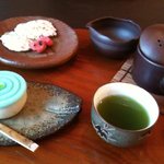 茶香坊 - 福岡八女玉露＋季節の和菓子　６００円＋２５０円