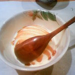 じどりや 穏座 - 糖蜜バニラアイス