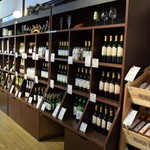 高畠ワイナリー - ワイナリーショップ