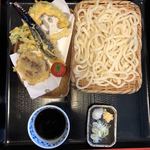 さんた亭 - 天付うどん、850円。