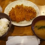 千代勝 - 三元豚とんかつ定食(90g)580円