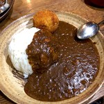 Ra Kani - カレー(サラダ スープ付)¥600 コロッケ¥150