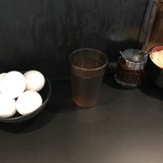 なぜ蕎麦にラー油を入れるのか。
