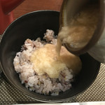 Kiori - 雑穀米にとろろ汁をかけて