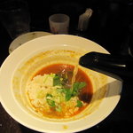 麺屋 波 - ごはんを投入して出し汁をかけて。