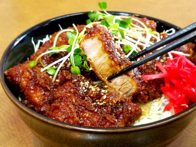 丼の芝楽 - 不動の沢（かつ丼）の写真