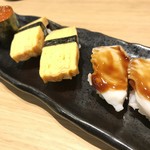双葉寿司 - イクラ 450yen、玉子・タコ 各200yen
