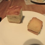 フォカッチャ　新玉ねぎを挟んだパン