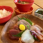 Today's sashimi set meal