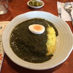 ムーンボウ - ほうれん草もコクがあって美味しい