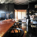 CAFE燈 - 店内はカウンターとテーブル('18.3月中旬)