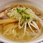 951 - 牛塩ラーメン（味玉つき）