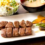 【特色午餐】品嚐特選沙朗牛排！共有8道菜品，輕鬆享用鐵板燒！