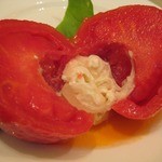 つばめKITCHEN - ランチセットのトマトサラダの中には、マヨオニオンが♪