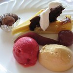 春陽亭 - デザートはワゴンの中から好きなものが食べ放題!!