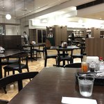 Kyoubashi Moruche - 店内、手前右側