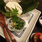 禅紫 - 自家製豆腐冷やっこ