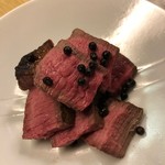 和洋酒菜 ひで - 北里自然牛　生胡椒塩漬けのせ