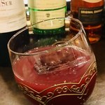 SMOKY BAR - こんなグラス可愛い♡
      傾いてるグラスは、家では不要だけどね…
      お店でこのグラスで飲むといい感じ✨