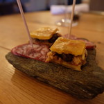 エンパナーダとイベリコ豚のベーコン