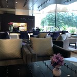Emporium Suites by Chatrium - ロビーラウンジ店内