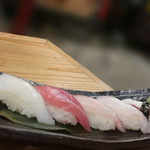 Okinawa Ryouri Chinuman - ５貫寿司