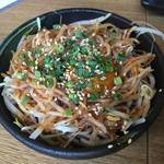 炭火串焼 とりみや - もやしのユッケ