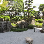 Kaiseki Chaya Kikuizumi - お店から眺める日本庭園