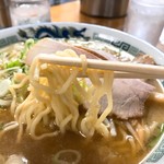 むさし - 2018年5月　麺持ち上げ