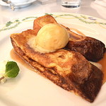 デザートフレンチトースト自家製バニラアイスクリーム