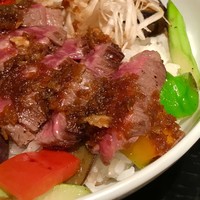 御二九と八さい はちべー - 近江牛ハラミ丼