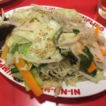 餃子屋 弐ノ弐  - 野菜たっぷり焼きビーフン 480円
      塩梅の良いしっかり味で美味しいですよ。