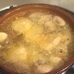 大蒜橄榄油风味虾子和蘑菇 (附西班牙面包)