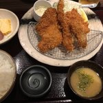 産直青魚専門 御厨 - ミックスフライ定食 1200円。