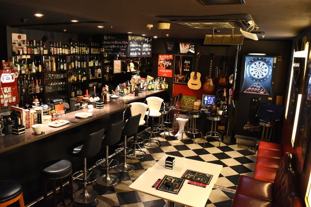 座席 Bar Gold Rush 栄 名古屋 バー 食べログ
