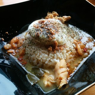 ホーリーカフェアンドヤマオクバー_1