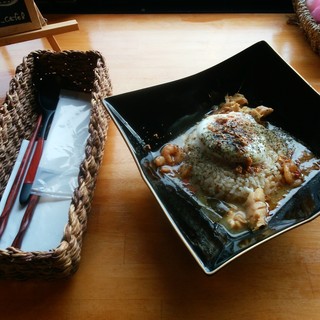 ホーリーカフェアンドヤマオクバー_0