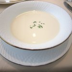 ビストロ ボン・グー・コクブ - ランチコースのスープ