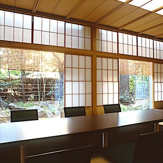 和室。
                                  ご宴会や接待のほか、顔合わせや結納、法要などにもふさわしい空間。