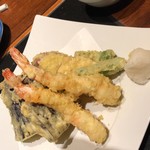 おいしい寿司と活魚料理 魚の飯 - 