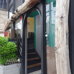 焼肉 ジャンボ - 外観　一階入り口