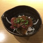 春夏秋冬ざこや - 馬肉と新玉ねぎポンズあん