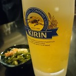 居酒屋せんて - 生ビール、お通しは切昆布