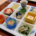 日本料理 桜楽 - 料理写真:＜7月昼＞前菜９種盛り合わせ