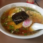 美松食堂 - チャーシュー麺650円以外とコクのあるスープ