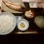 炉端焼き 鷹島本まぐろ 魚然 - 