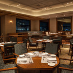 Southern Tower Dining - 誕生日や記念日におすすめの｢レストラン」ゾーン。フレンチテイストのコースをお楽しみください