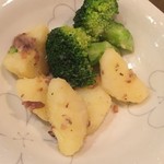 肴こばち - 【’18.5】新じゃがとアンチョビ